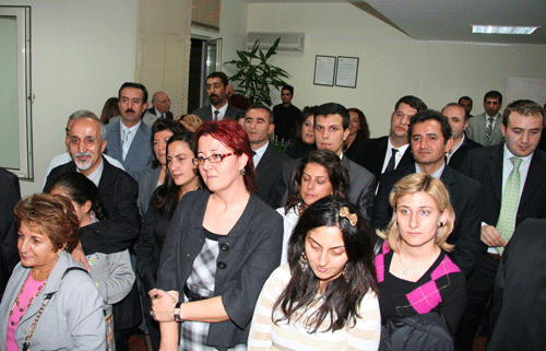 Başkan Kolcuoğlu
Baro Çalışanlarına 
Veda Etti
 - 8