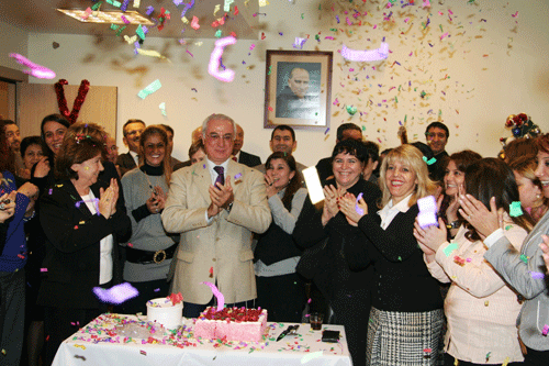 Baro Çalışanlarının
Yılbaşı Kutlaması
 - 1