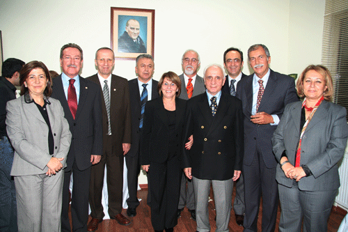 Başkan Kolcuoğlu
Baro Çalışanlarına 
Veda Etti
 - 10